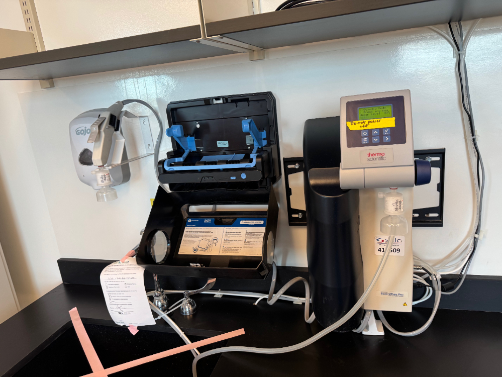 Image of Thermo Barnstead Smart2Pure Pro Water Purification System